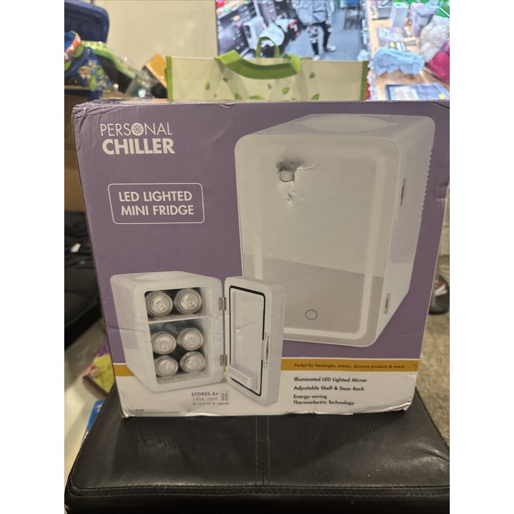 New PERSONAL CHILLER LED Lighted Mini Fridge and Mirror White AC Power